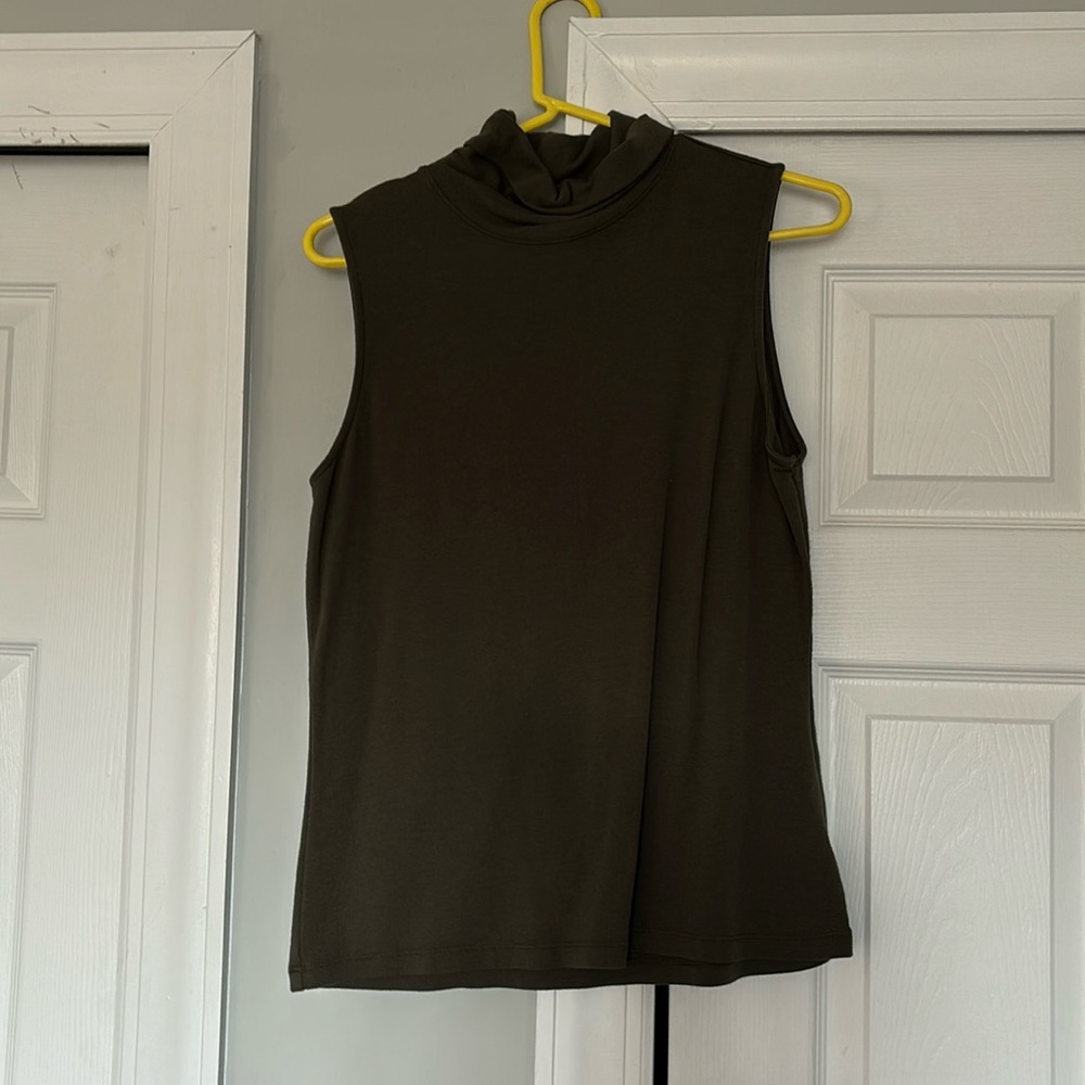 Green top, tank